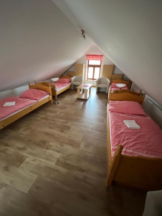 Отель Sokoli Hnizdo Hlaska Экстерьер фото